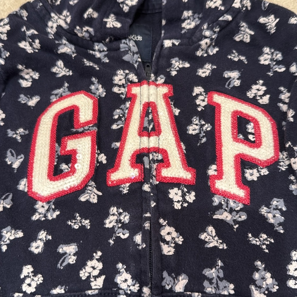 Girls gap hoodie zip up sweatshirt size small.6-7 - Picture 2 of 3